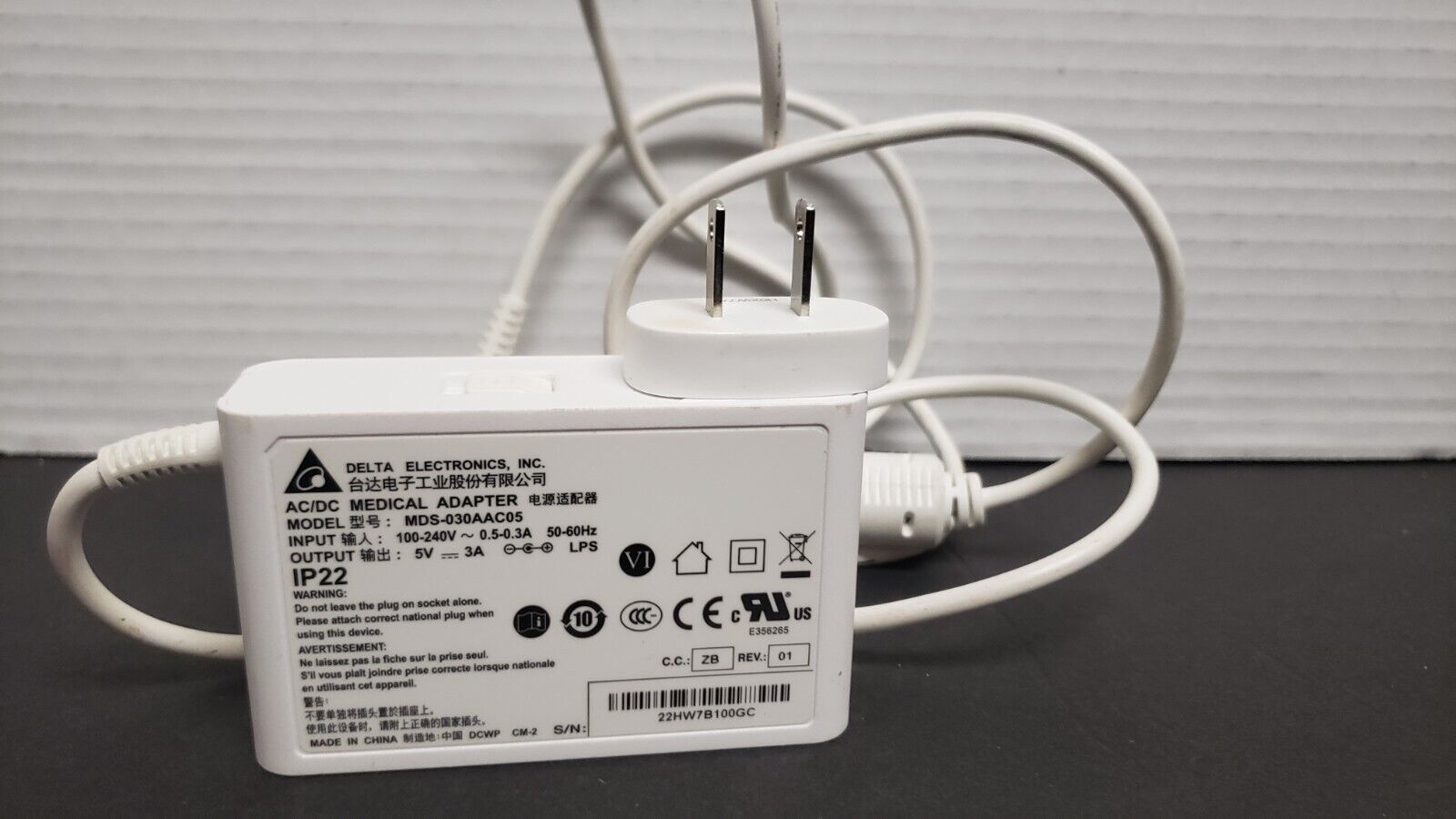 *Brand NEW*Genuine Delta Electronics MDS-030AAC05 Medical 5V 3A AC/DC Power Adapter